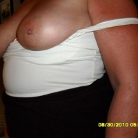 Pic #5 Topless Neighbor Neighbor's Tits