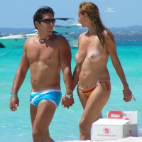 Pic #4 Beach Voyeur:&nbsp;Beach Walk 3