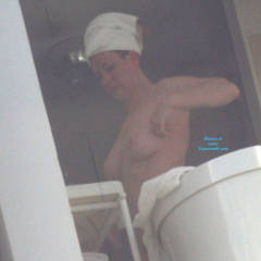 Pic #2 Girls In Whe Windows - Voyeur