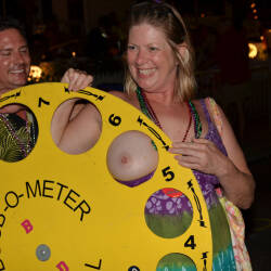 Pic #2 Things We Have Seen 2 - Topless Girls, Big Tits, Brunette, Outdoors, Public Place