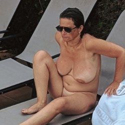 Pic #1 French milf in spain 2