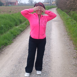 Pic #1 Show body in the countryside