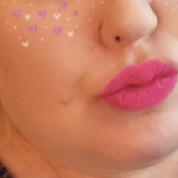 Pic #6 My sexy lips and toes.