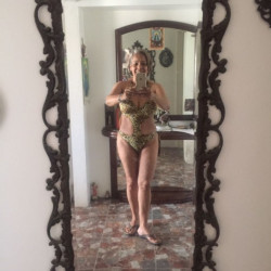 Pic #6 La secretaria