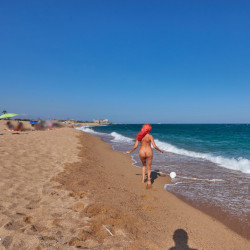 Pic #8 Naked girl on a public beach